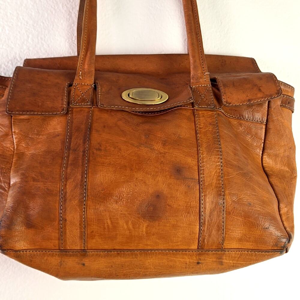 Vintage Leather Travel Handbag: Rustic Brown Boho Tote - Picture 3 of 9
